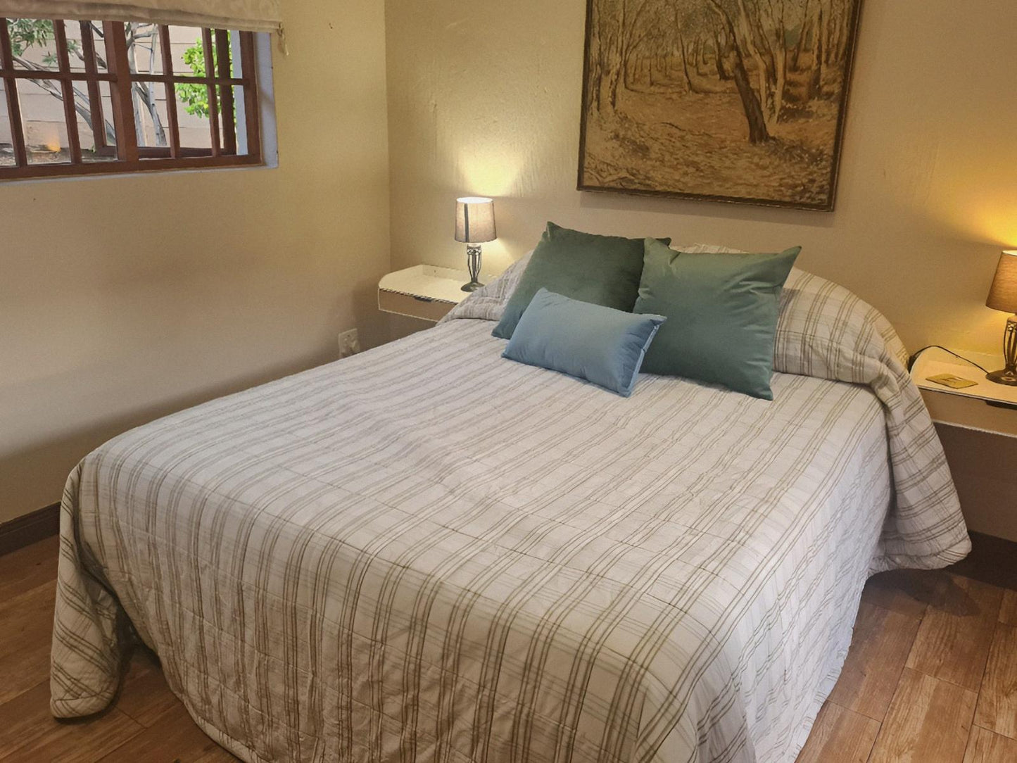 External Guest Room Ensuite @ Strathavon Bed & Breakfast