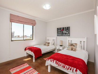 Struisbaai House Rentals, 9 on Main, Bedroom