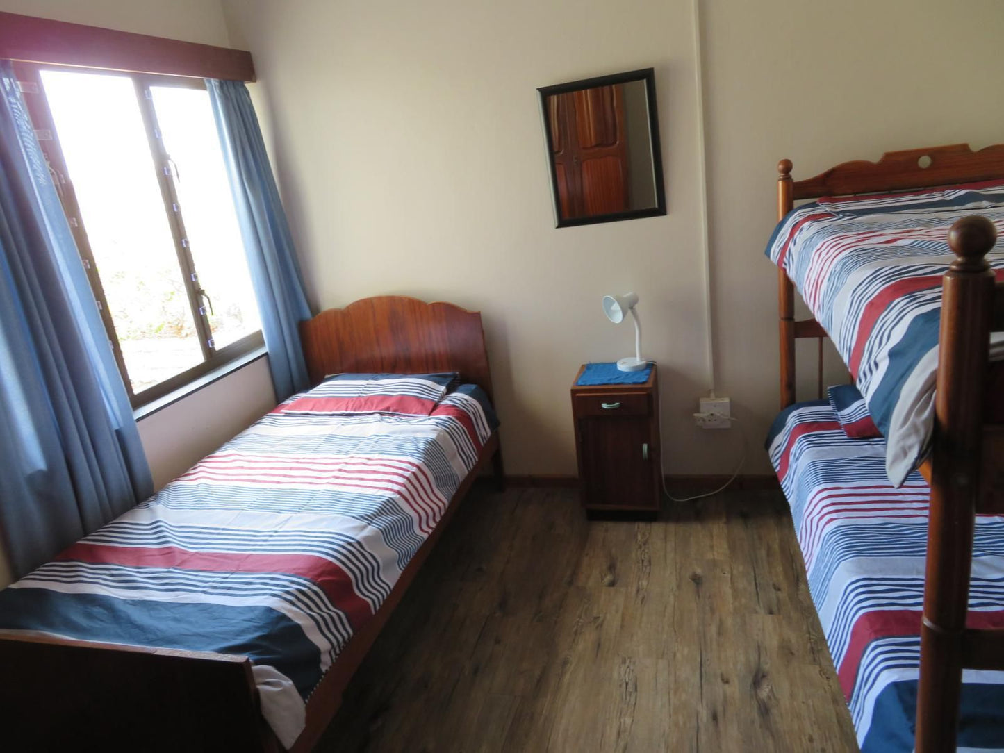 Struisbaai House Rentals, Harbour Lights