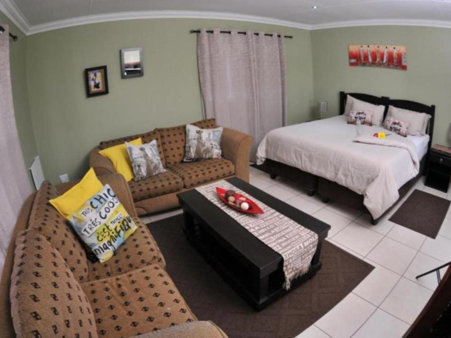 Summer Garden Accommodation (The Flower Box), The Flower Box (King/Twin Suite), Bedroom