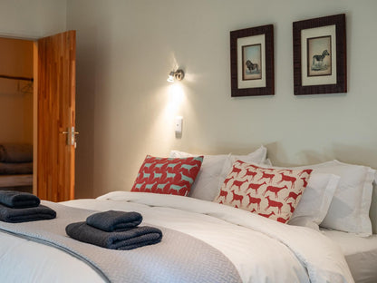 Summerplace Game Reserve, Saringa Cottage, Bedroom