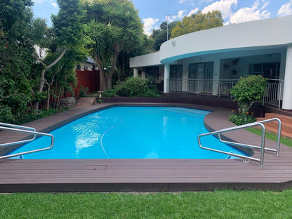 Sunninghill Recovery Lodge, Swimming Pool