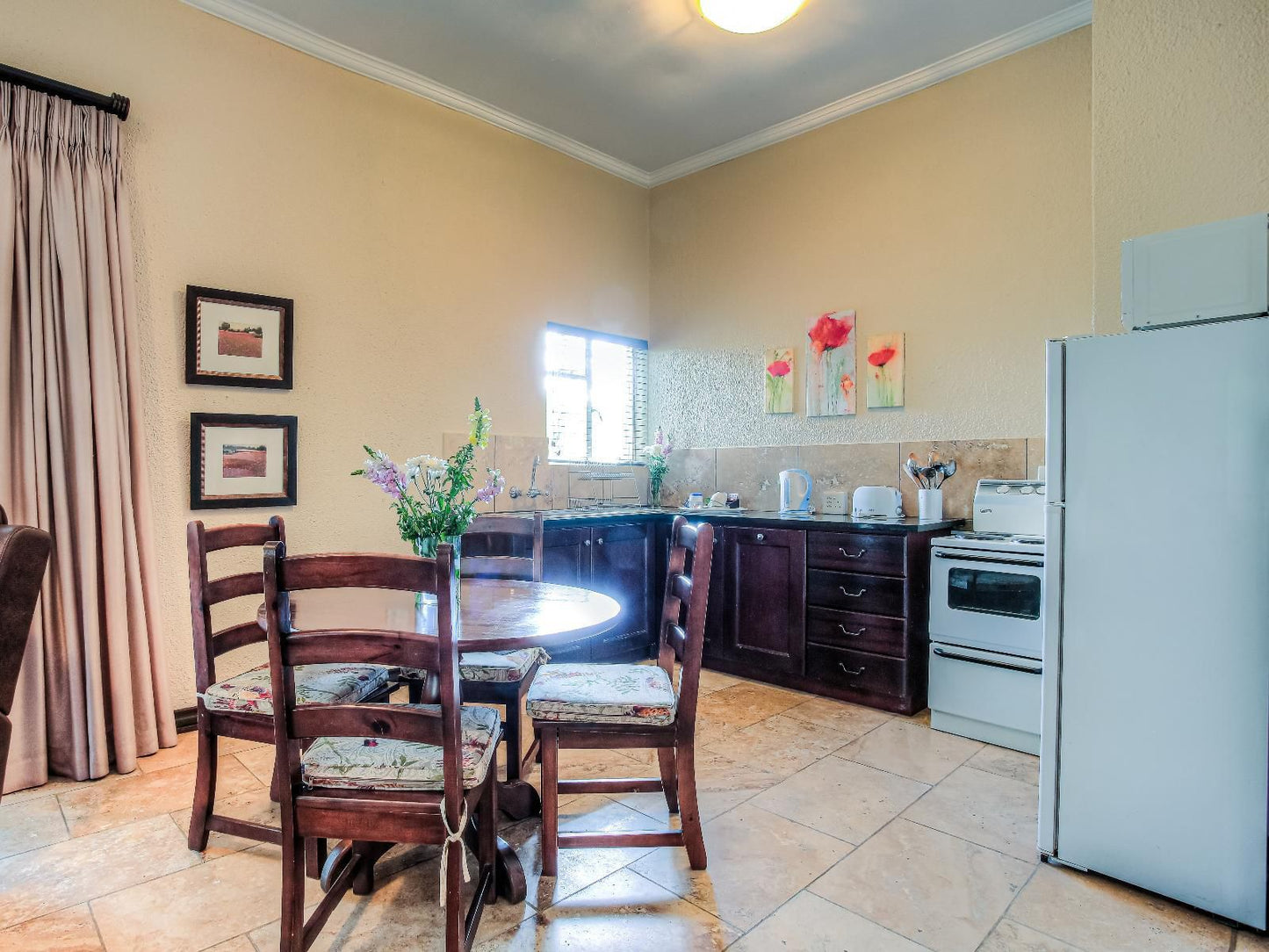 Sunninghill Recovery Lodge, Executive Room, Kitchen