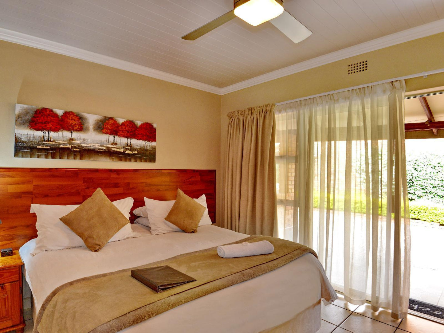 Family Suite- Interleading Rooms @ Sunrock Guesthouse