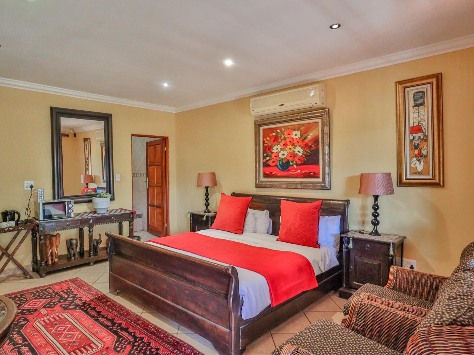 Sunset Ridge Guest House, Luxury Rooms, Bedroom