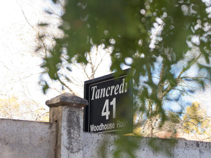 Tancredi B&B, Sign, Text