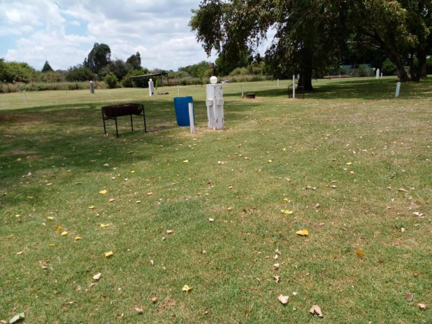 Tanglewood Nature Estate, Camping Stand 22, Grave, Architecture, Religion, Ball Game, Sport, Cemetery