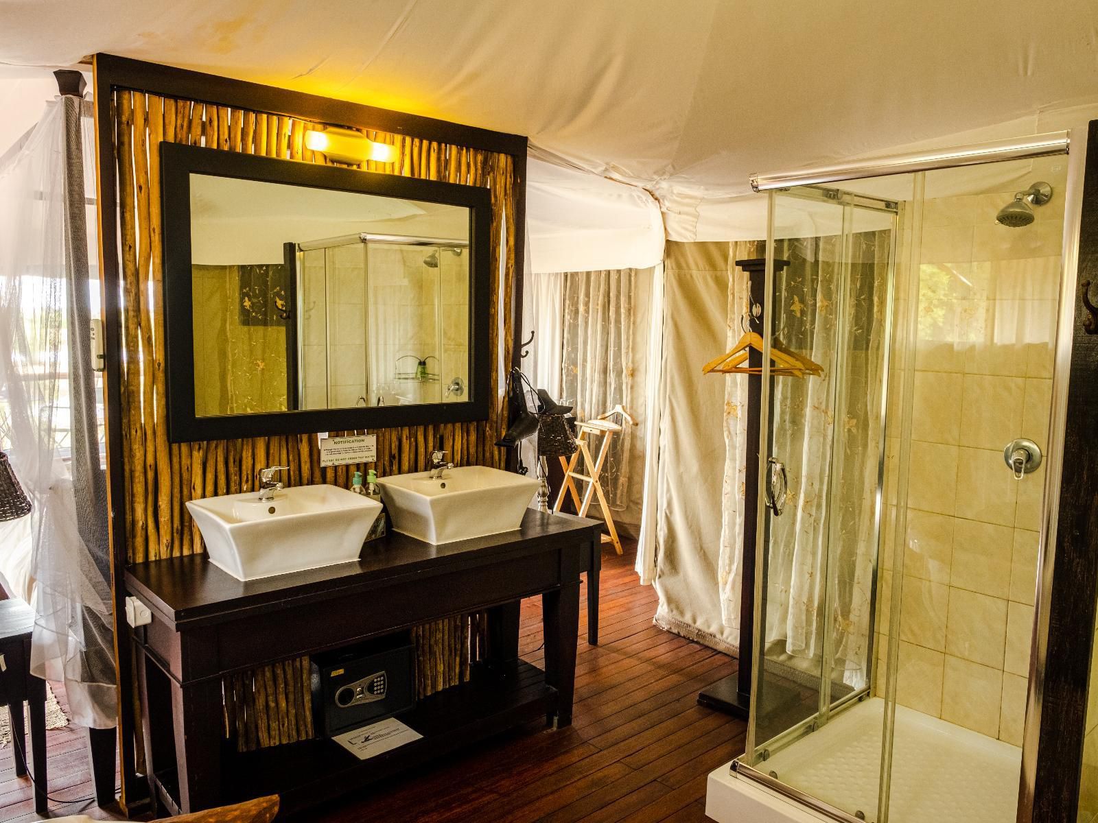 Taranga Safari Lodge, Deluxe Safari Luxury Chalet