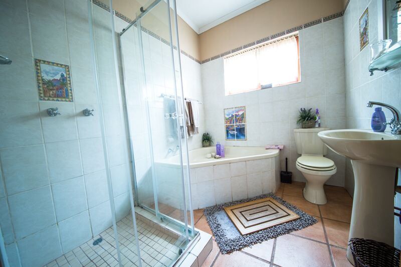 Tarantaalrand Gastehuis Upington Northern Cape South Africa Bathroom