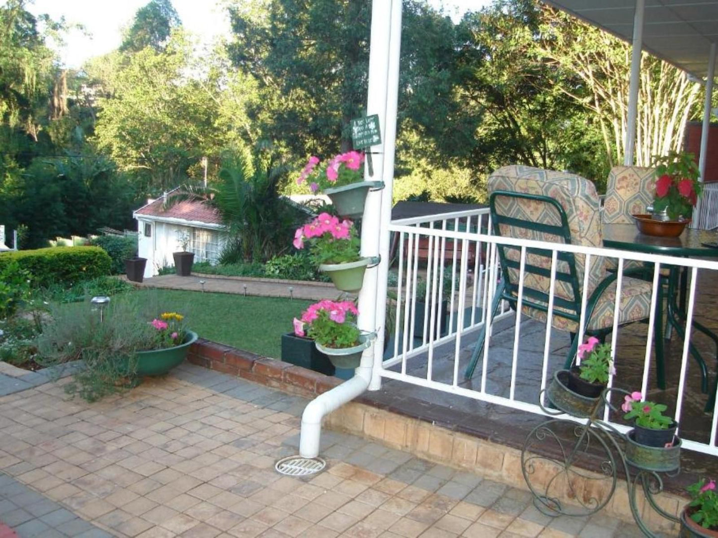 Taunton House Bed & Breakfast, Family Room, Garden, Nature, Plant