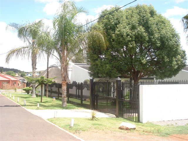 Tebogo Bed And Breakfast Mabopane Pretoria Tshwane Gauteng South Africa House, Building, Architecture, Palm Tree, Plant, Nature, Wood