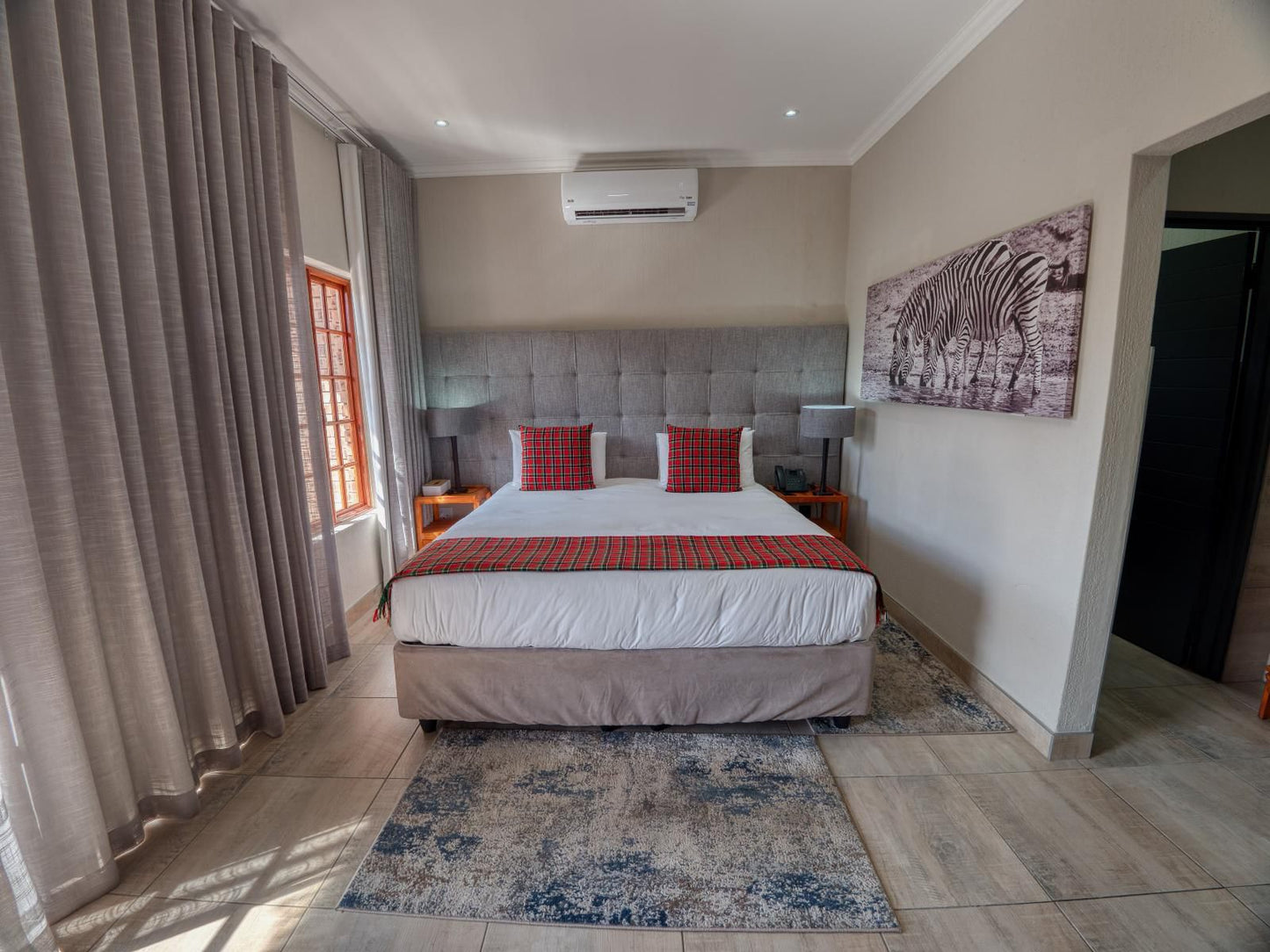 Tembo Guest Lodge, Double Room With Balcony, Bedroom