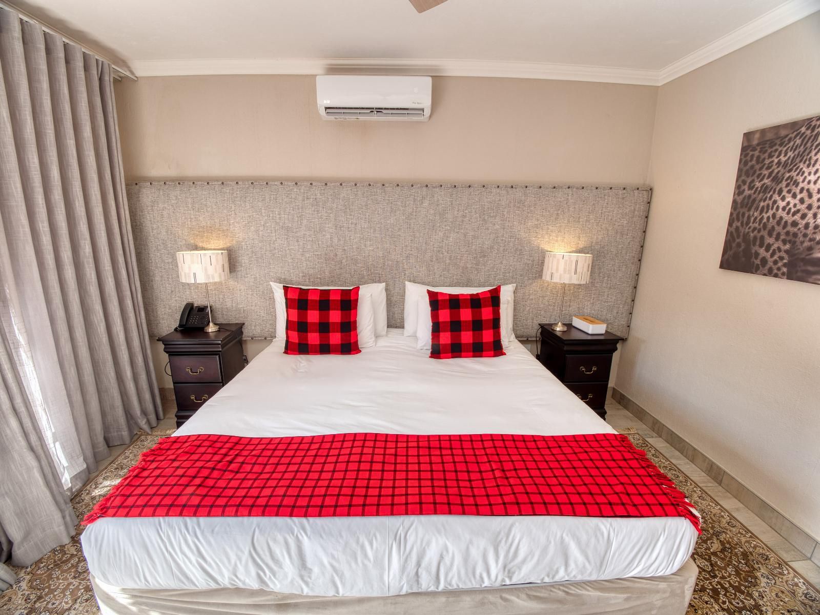 Tembo Guest Lodge, Double Room With Balcony, Bedroom