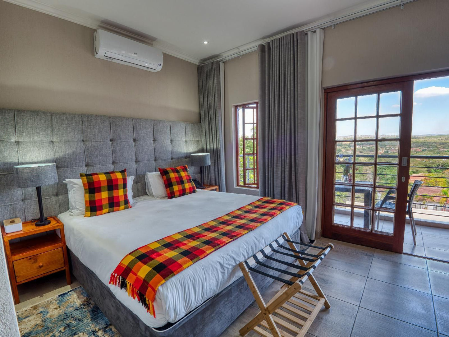 Tembo Guest Lodge, Standard Double Room With Balcony, Bedroom