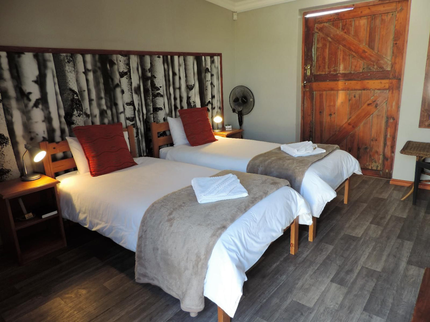 Teri-Lemveli Lodge, Stable Room (1 Double, 1 Single, 1 Bunke, Bedroom