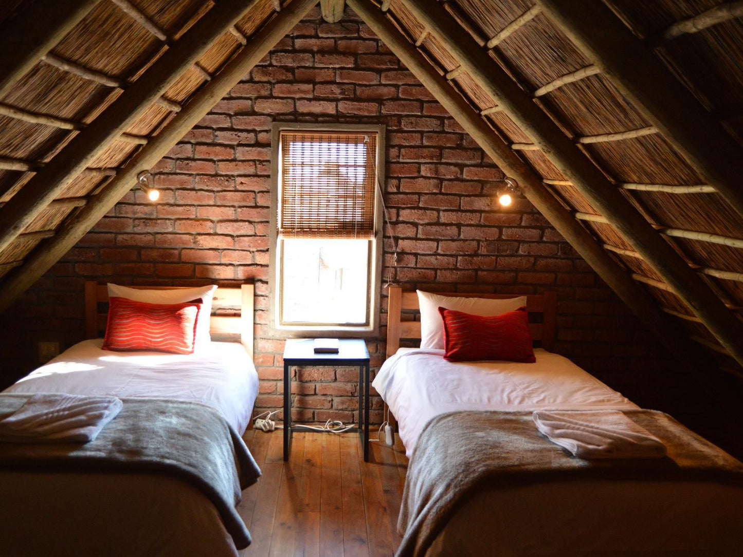 Teri-Lemveli Lodge, Stable Room (Beds 1x Double, 1 x Single), Bedroom