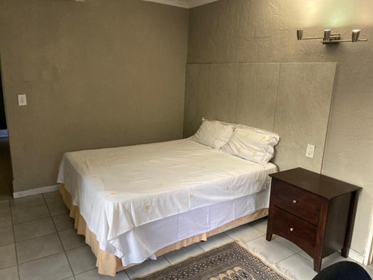 Comfort Queen Room @ Terrace House Rivonia