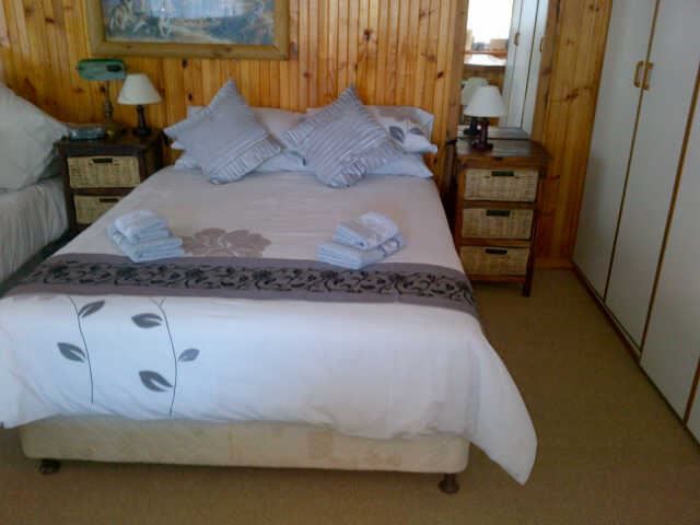 Tertia S Log Cabin Port Alfred Eastern Cape South Africa Bedroom