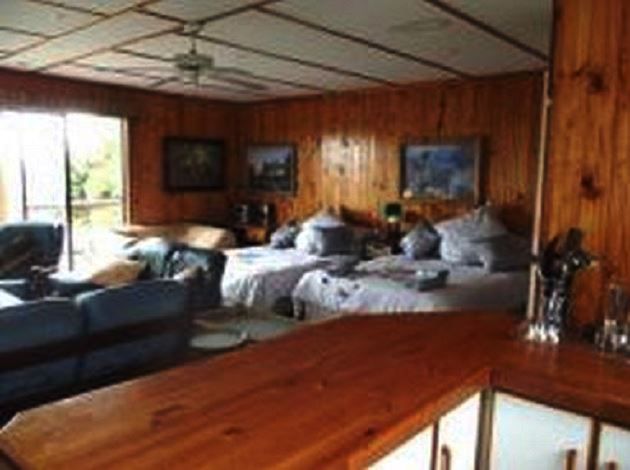 Tertia S Log Cabin Port Alfred Eastern Cape South Africa Living Room