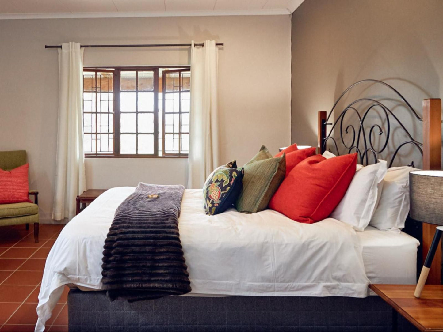 The Aloes Farm - The Studio & The Gallery, The Gallery, Bedroom