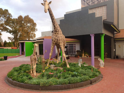 The Angel River Villa, Giraffe, Mammal, Animal, Herbivore