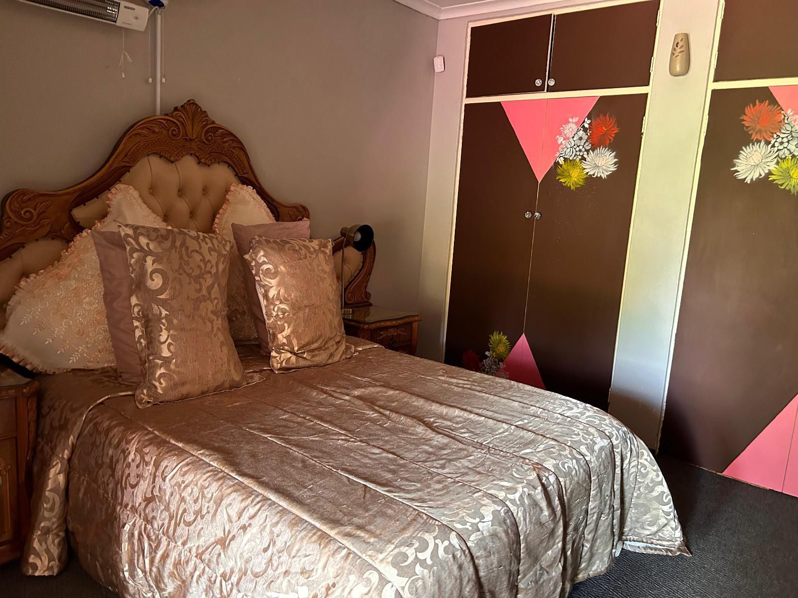 The Angel River Villa, 2 Sleeper Apartments, Bedroom