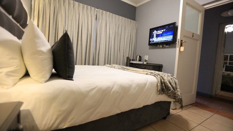 The Cascades Lodge And Apartments West Acres Central Nelspruit Mpumalanga South Africa Bedroom