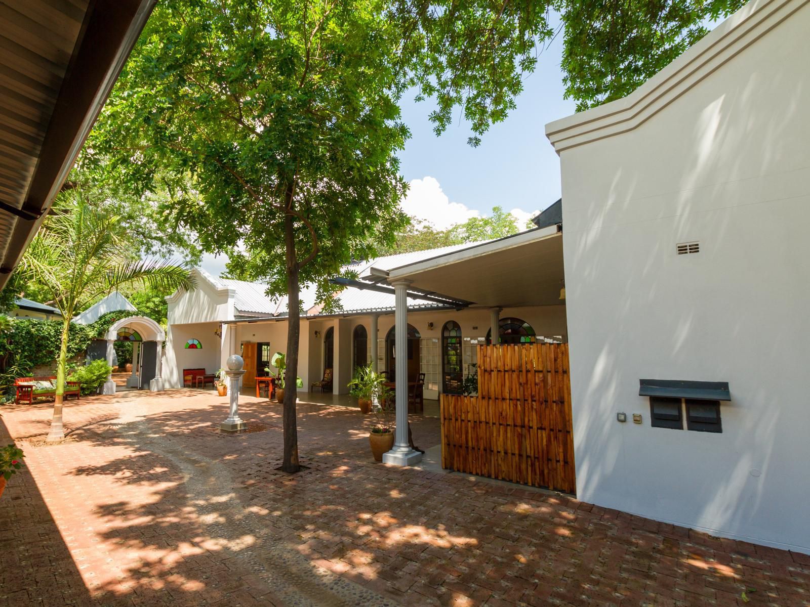 The Courtney Lodge, House, Building, Architecture