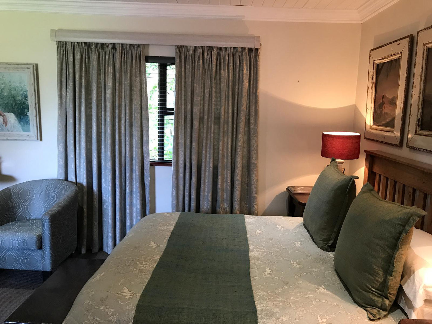 Luxury Double Rooms @ The Crown Guesthouse