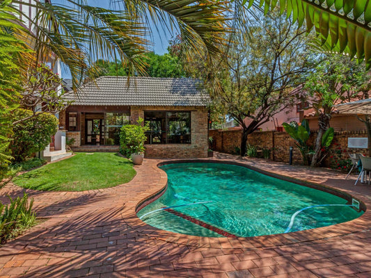 The Dorr Guest House Hurlingham Johannesburg Gauteng South Africa House, Building, Architecture, Palm Tree, Plant, Nature, Wood, Garden, Swimming Pool