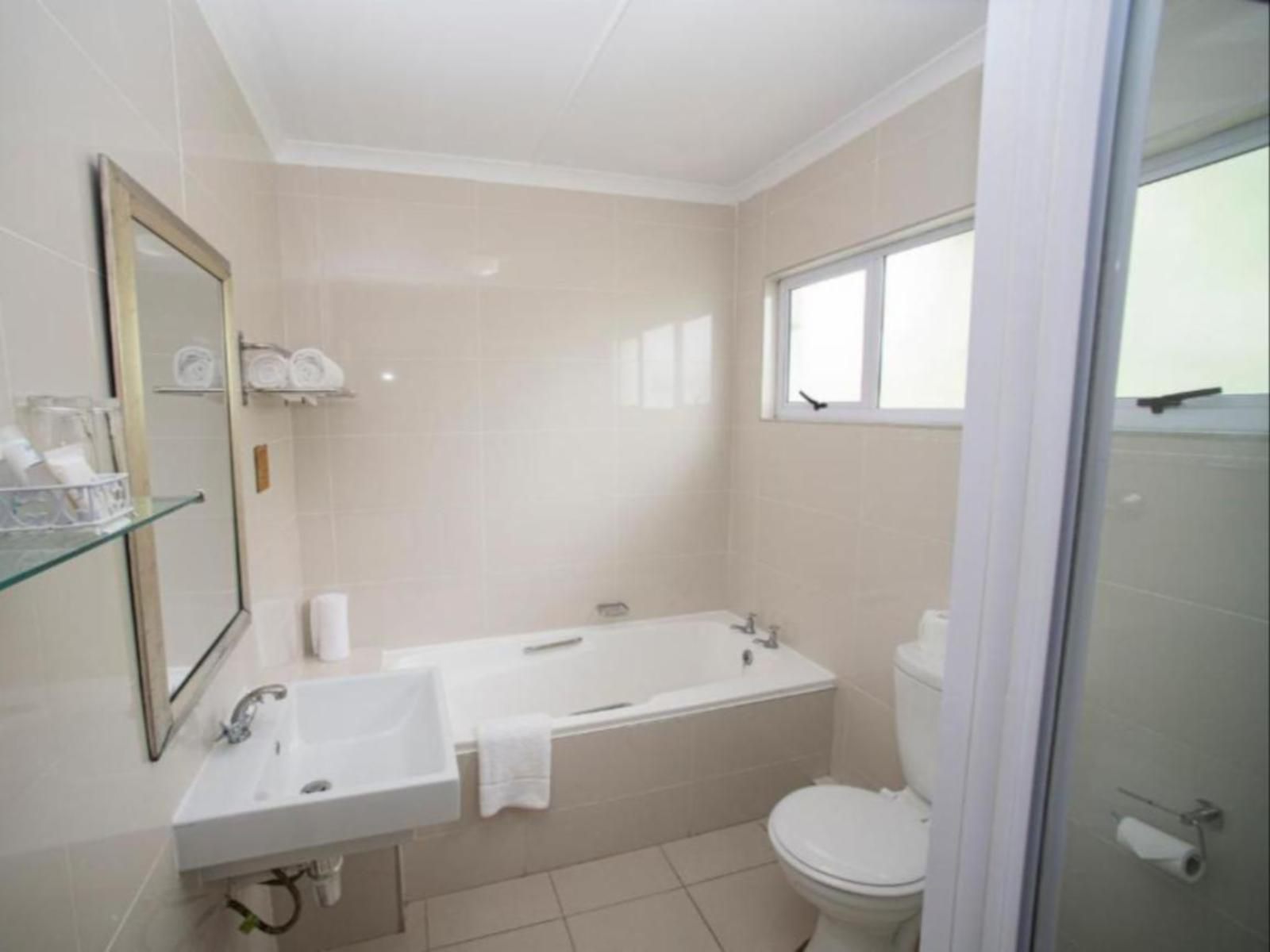 The Estuary Hotel & Spa, Standard Room, Bathroom