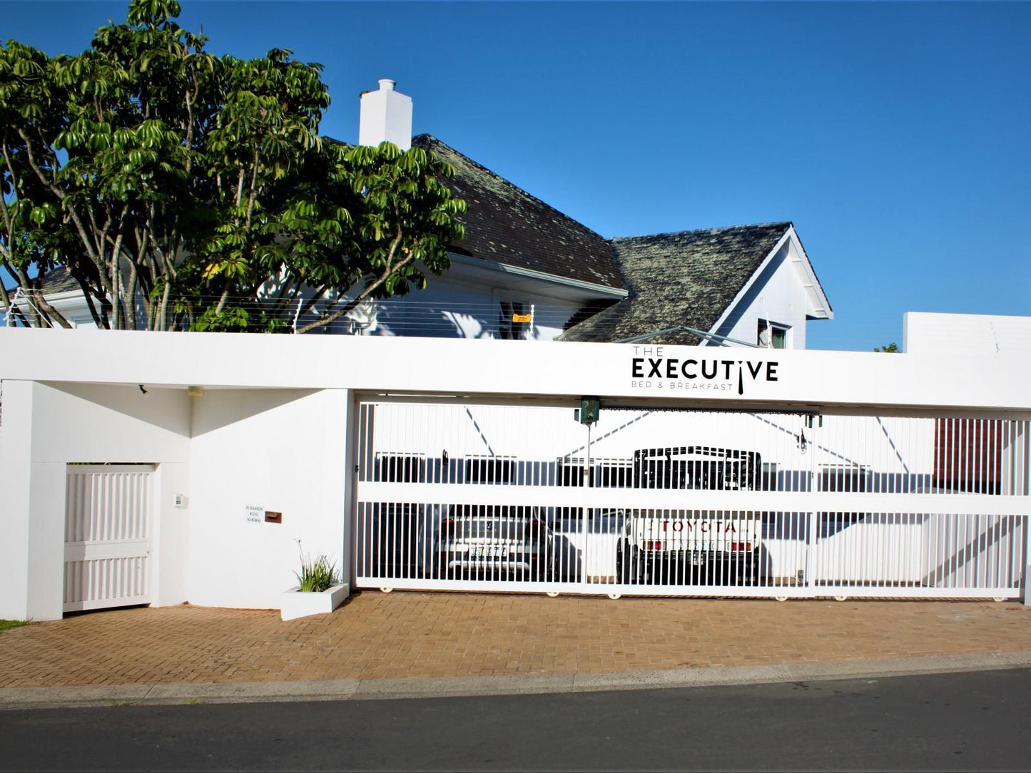 The Executive Bed And Breakfast Selborne East London Eastern Cape South Africa House, Building, Architecture, Sign