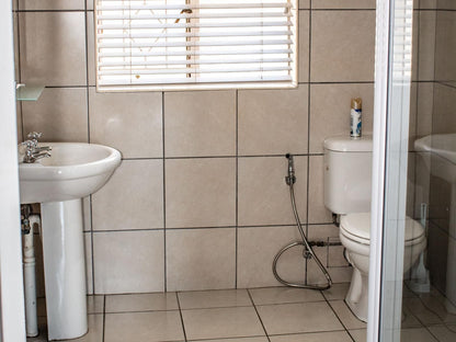 The Executive House Newcastle Central Newcastle Kwazulu Natal South Africa Bathroom