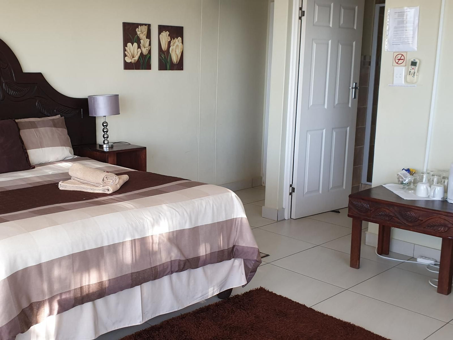 The Homestead Margate, Room no 19 - Honeymoon suite - sea view, Bedroom