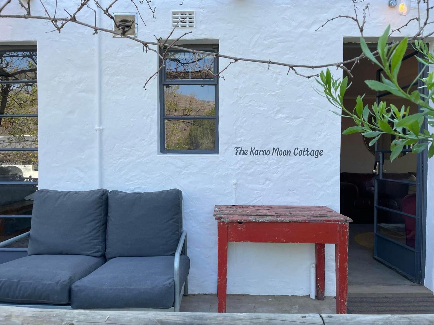 The Karoo Moon House & Cottage