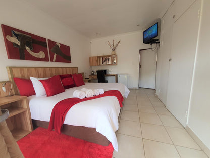 Luxury Queen Rooms @ The Lion Fish Guest House