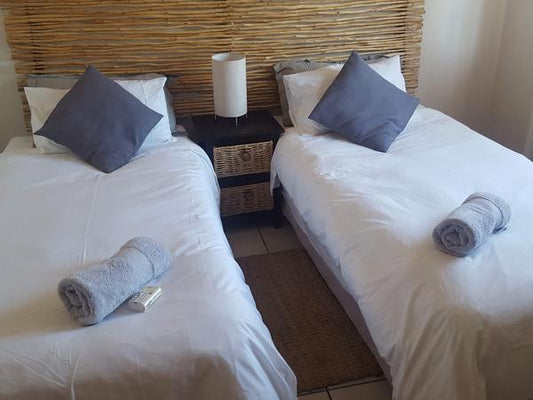 Twin Room @ The Lodge Strand