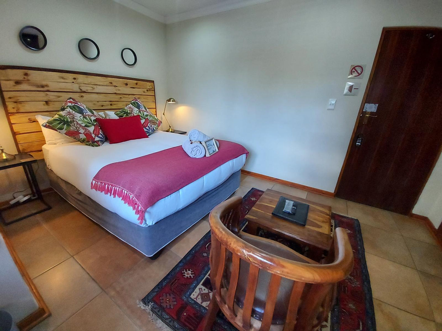 Room 7 - Luxury Queen @ The Oak Potch Guesthouse