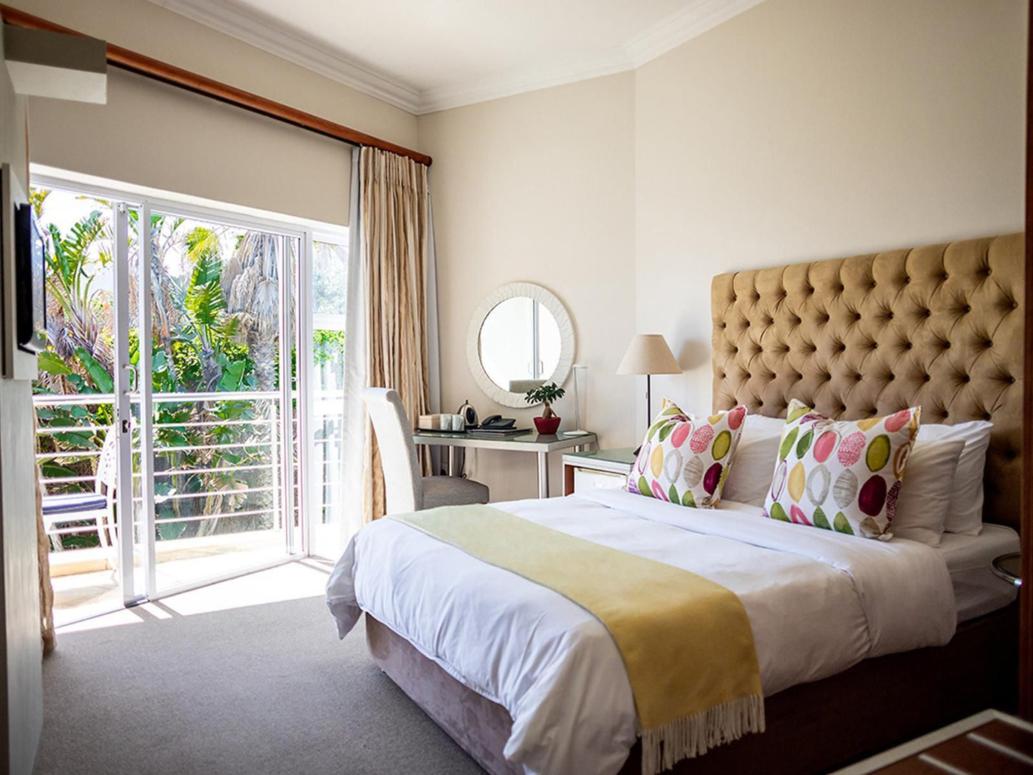 The Sir David Boutique Guest House, Luxury Pool/Garden Facing Room, Bedroom