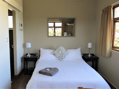 The Tweni Waterfront Guest Lodge, 302 Riviera holiday Flat, Bedroom