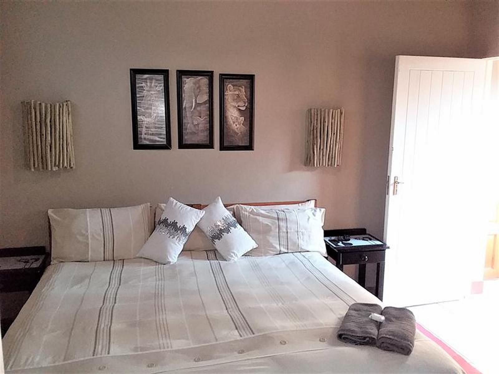 The Tweni Waterfront Guest Lodge, Room 1 Twin Hotel Room (Ground Floor), Bedroom