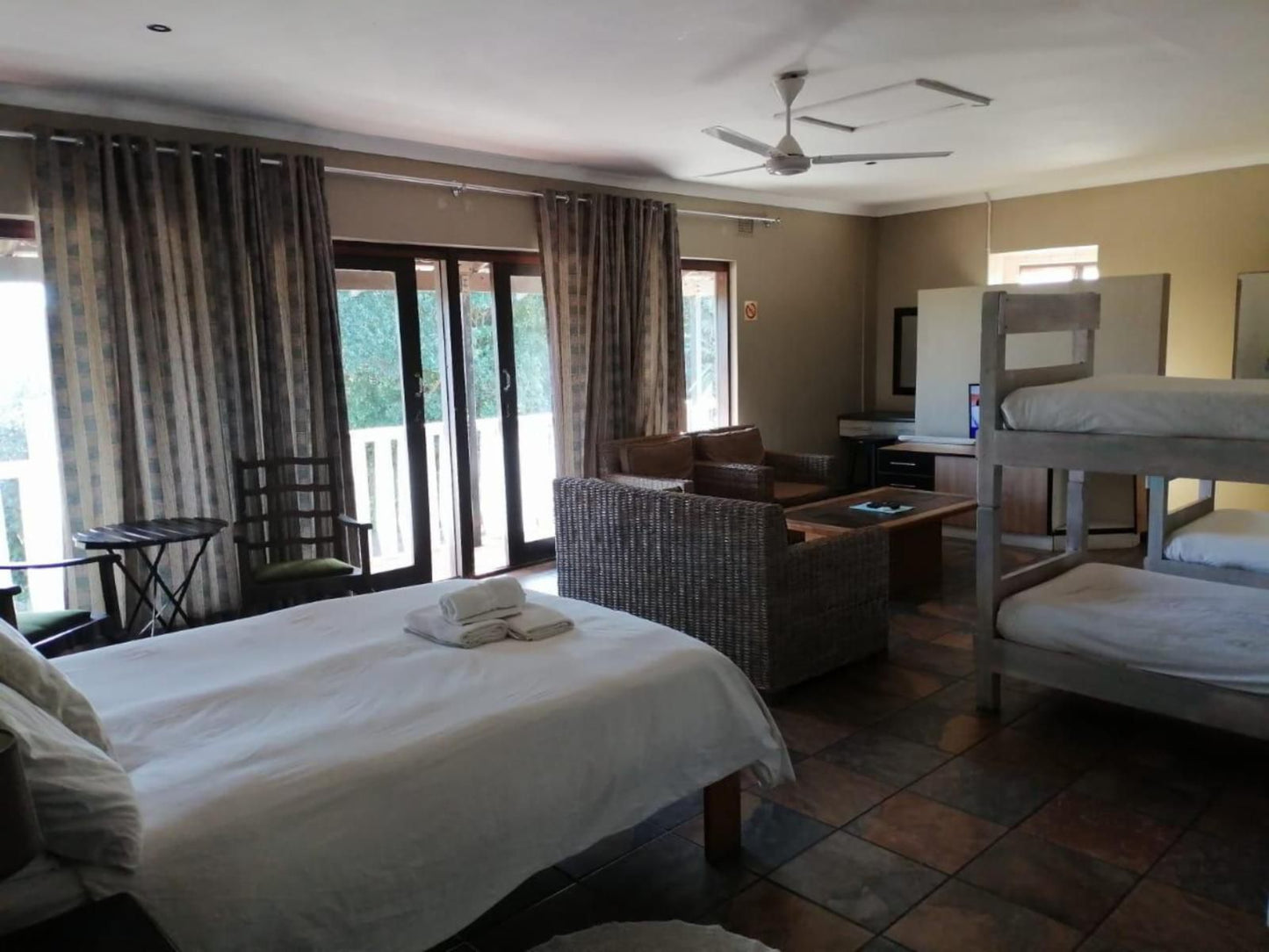 The Tweni Waterfront Guest Lodge, Room 7 / 8 Single Room