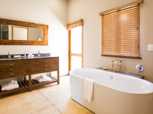 Luxury Room @ The Village @ Botlierskop