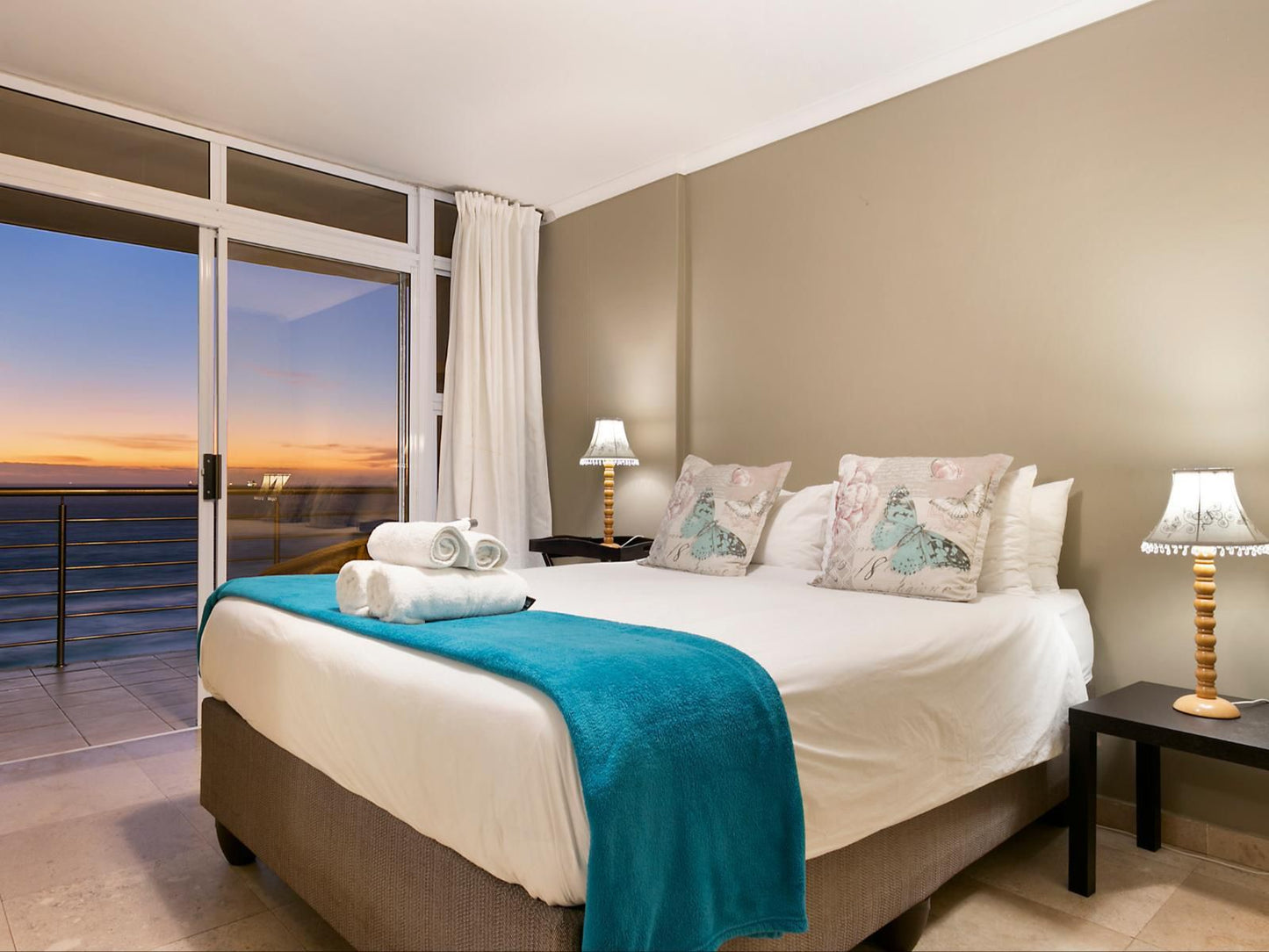 The Waves 1002 By Hostagents Bloubergstrand Blouberg Western Cape South Africa Bedroom