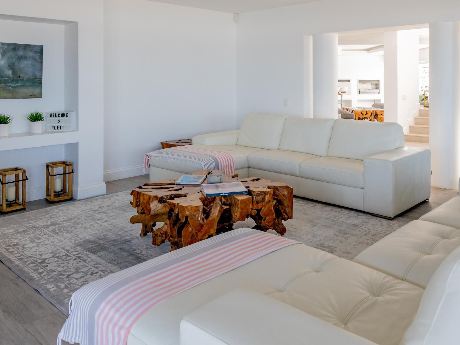 The Waves On Keurboomstrand, Living Room