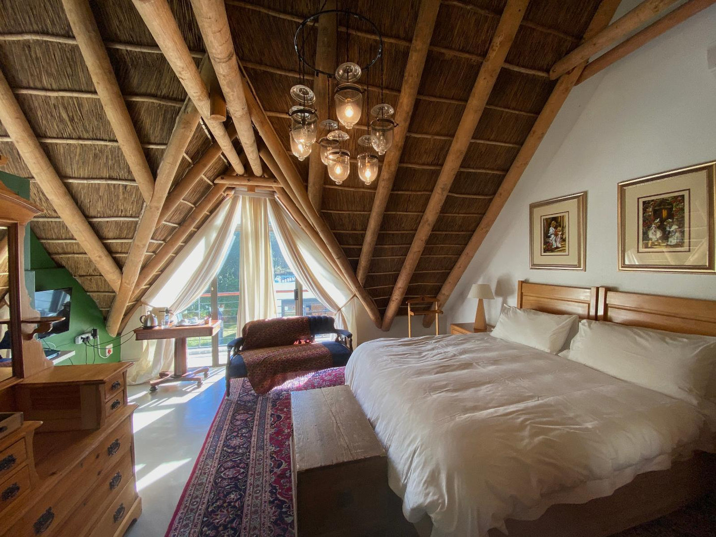 Deluxe Thatch Room @ The Welgemoed Guest House