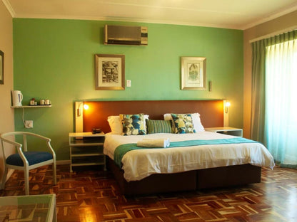 The Wilderness Hotel, Standard Family Double Room, Bedroom