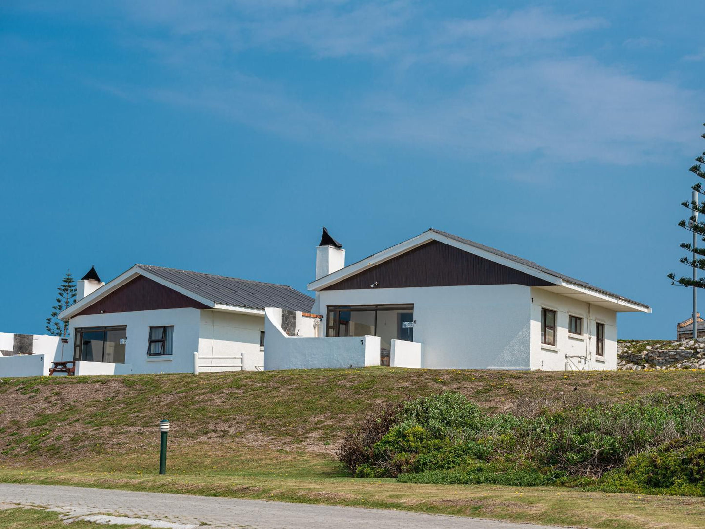 The Willows Resort & Conference Centre, Building, Architecture, House