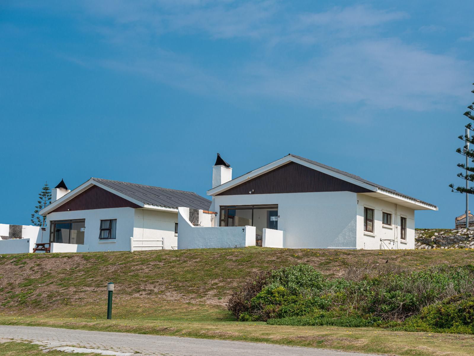 The Willows Resort & Conference Centre, Building, Architecture, House