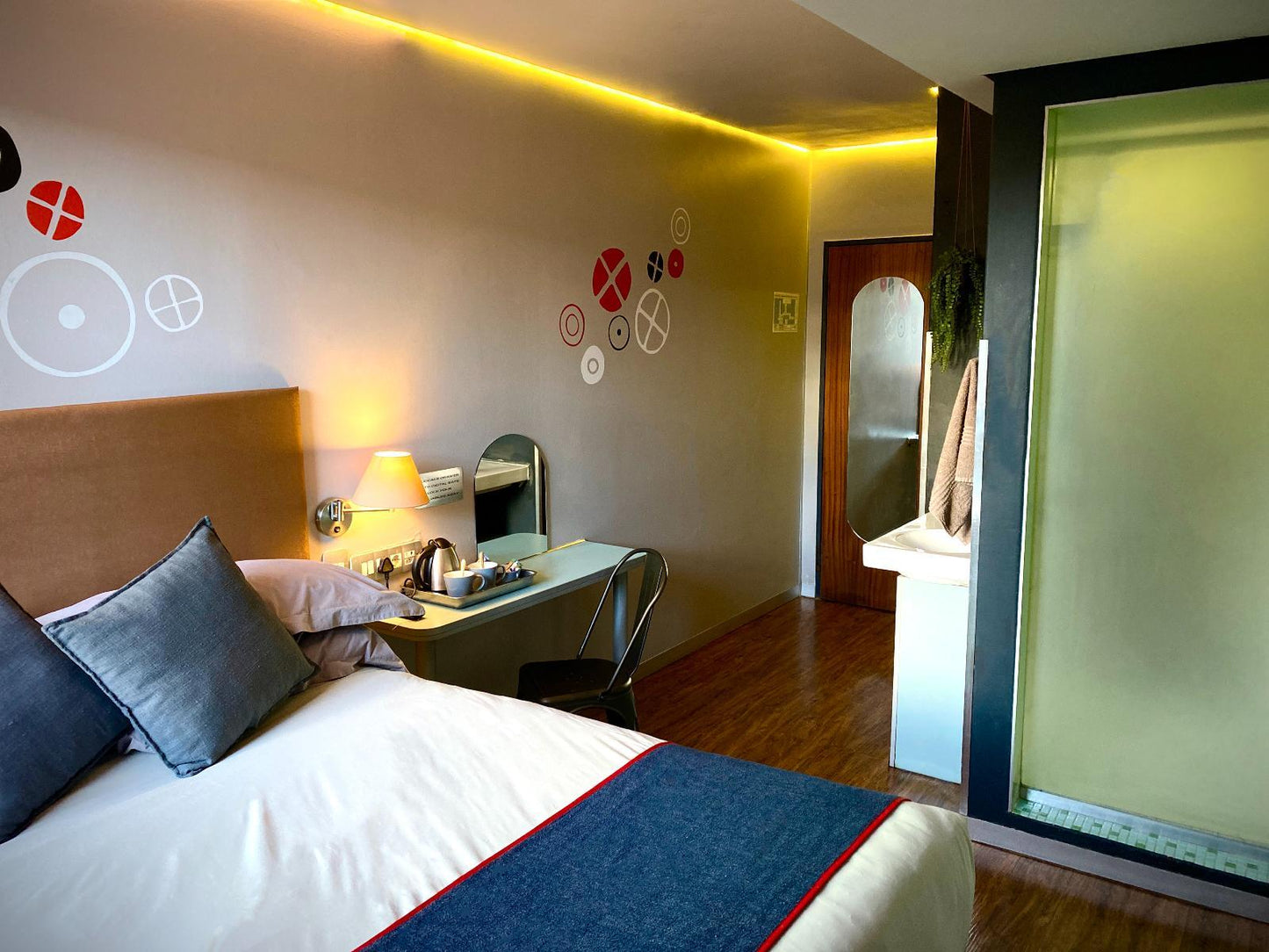 En-suite Room - Double Bed @ Bannister Hotel